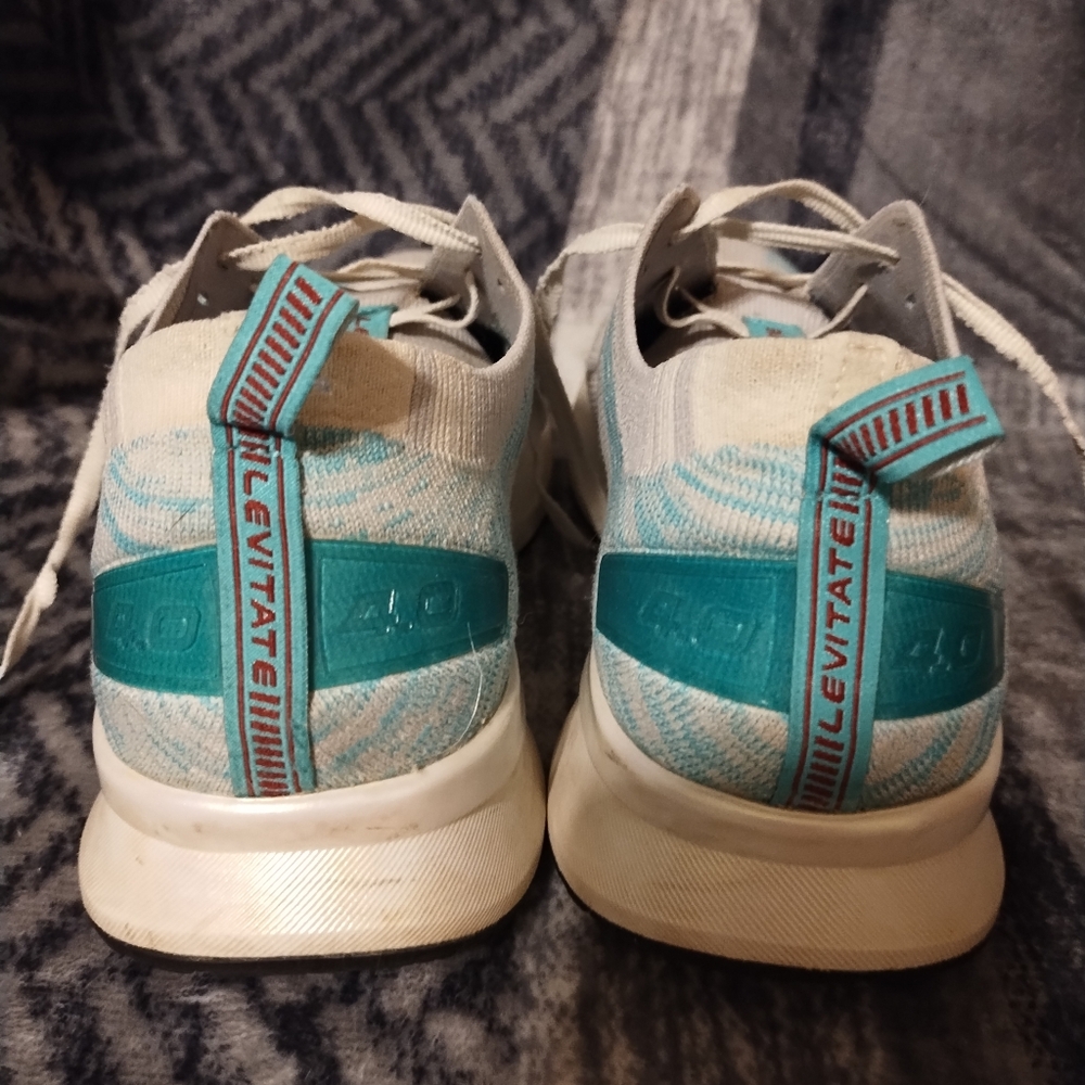 Brooks Women's Levitate 4 - Size 10 - Picture 6 of 16